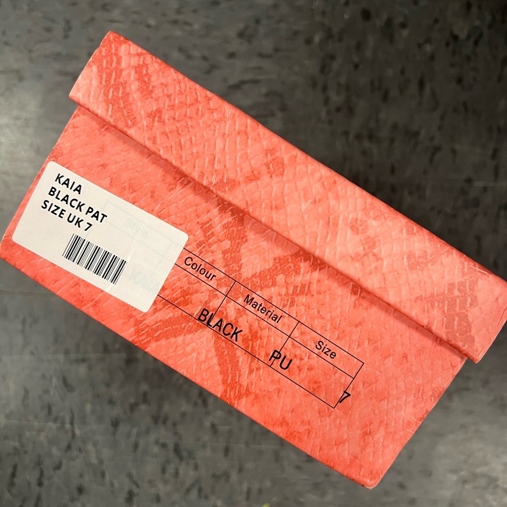 EGO “Kaia” Pointed Barely There Heel in Black Patent - Picture 7 of 10